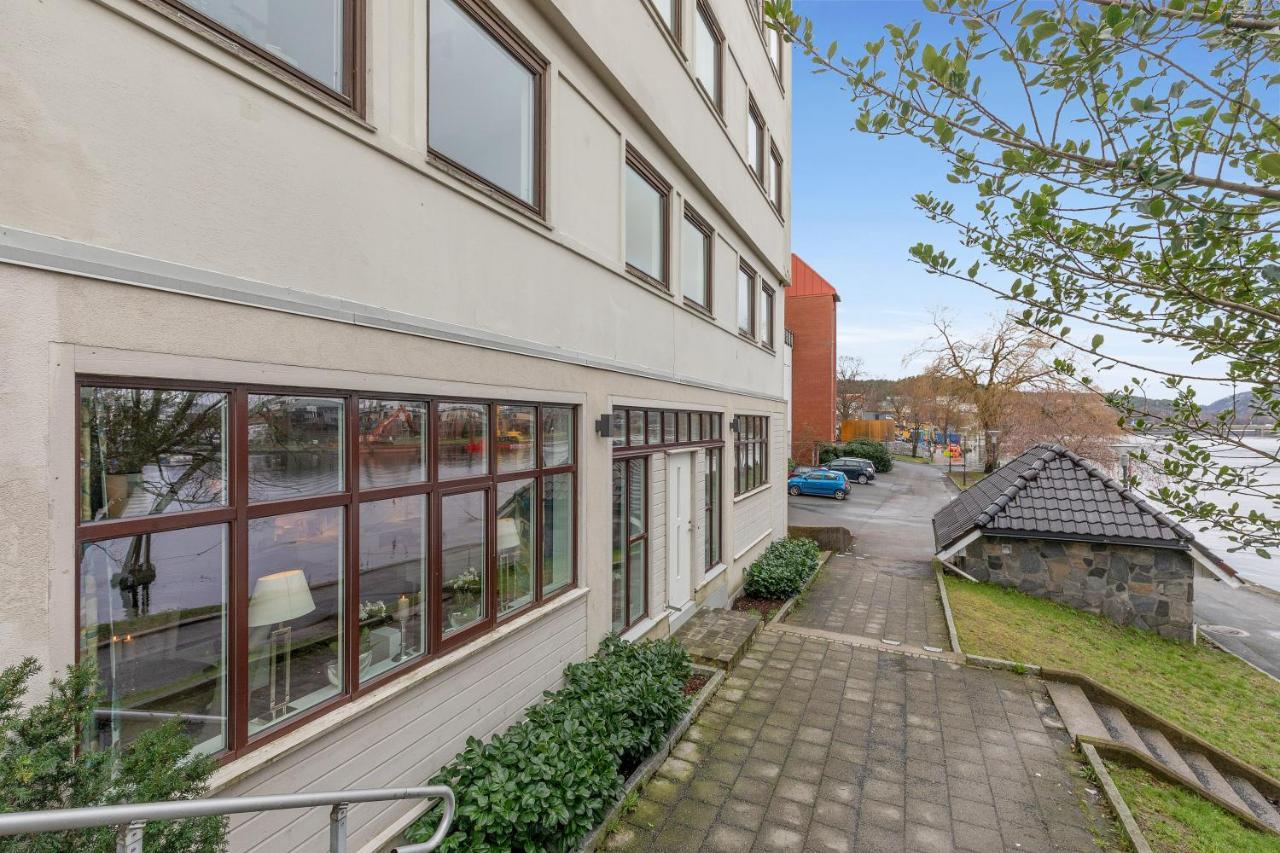 Stylish Apartment With Beautiful Views Of The River, Beach Nearby Кристиансан Екстериор снимка